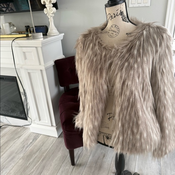Furious furs Jackets & Blazers - Chic luxury beige white faux fur fun glam size s